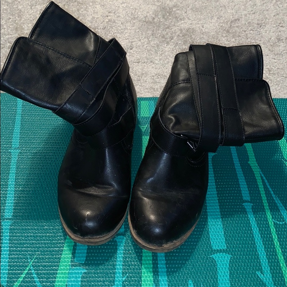 Shoes - Picture 3 of 5